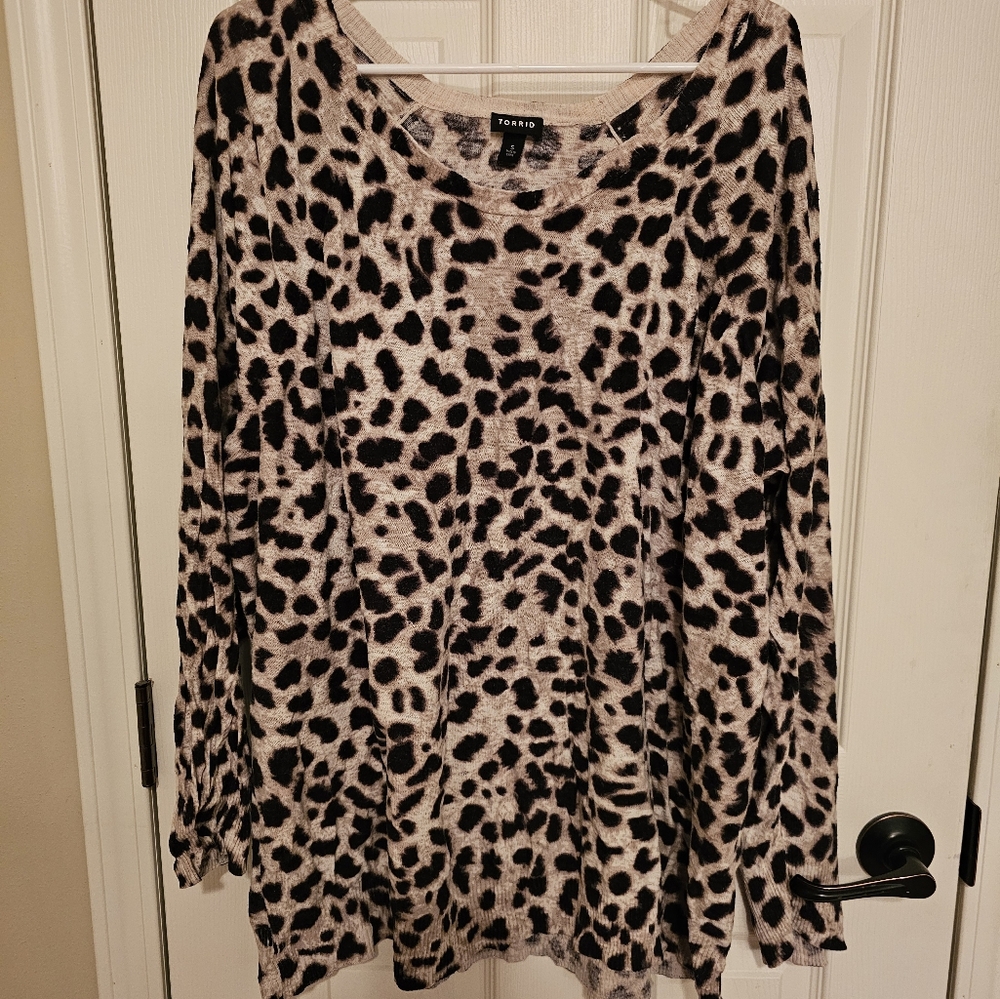 Torrid sweater Cheetah print